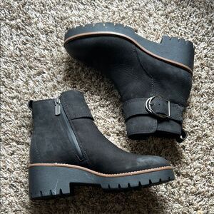 Blondo Size 8 Black Ankle Booties with Rugged Sole and Zipper